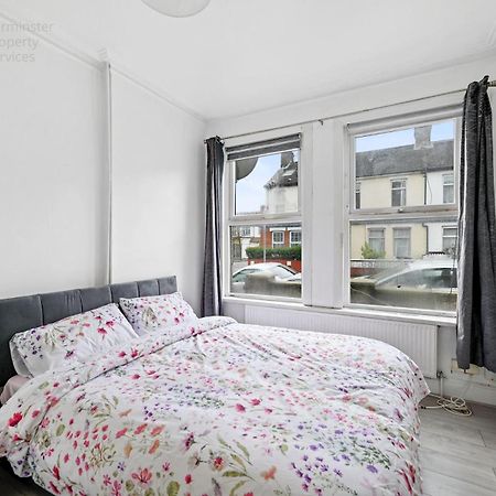 Cosy Tottenham Apartment Sleeps 4 London Exterior photo